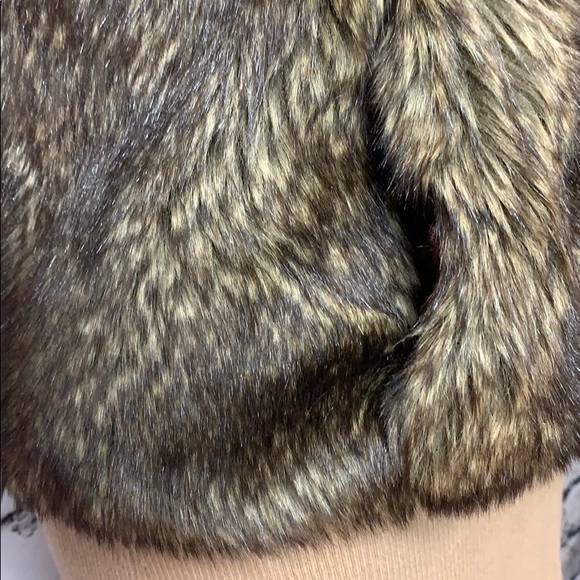 Faux Fur Vest Size Small - Picture 6 of 8
